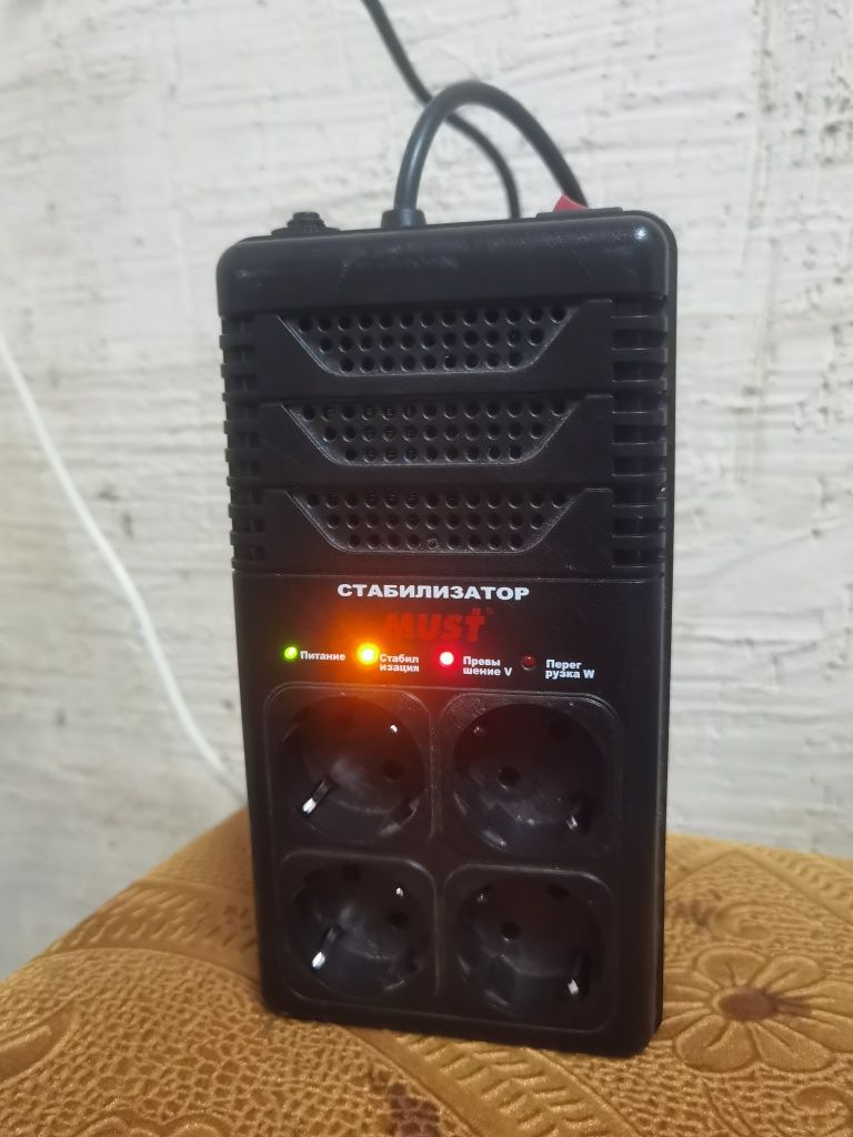 Стабилизатор напрежение MUST M1000