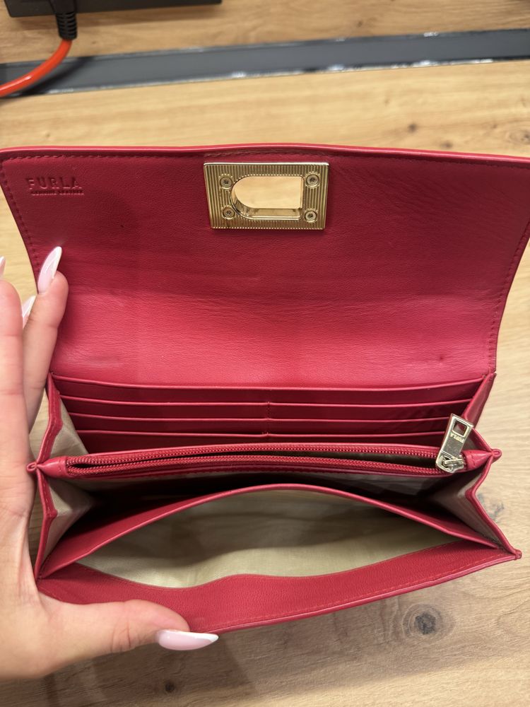 Furla портмоне червено и черно