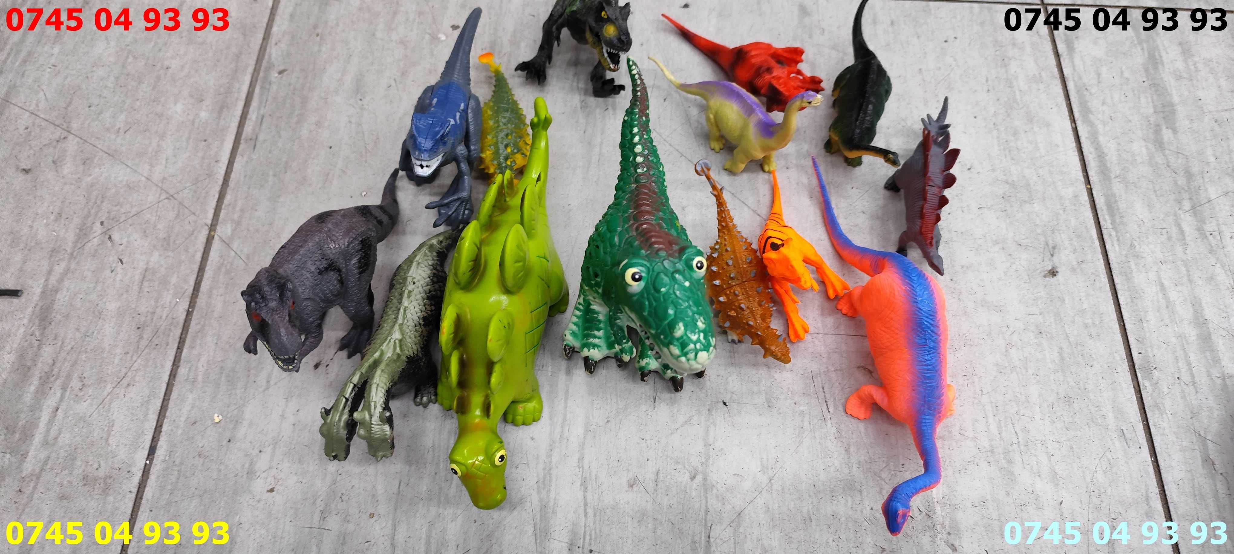 jucarii dinozauri diverse dimensiuni 14 buc pret pe toate