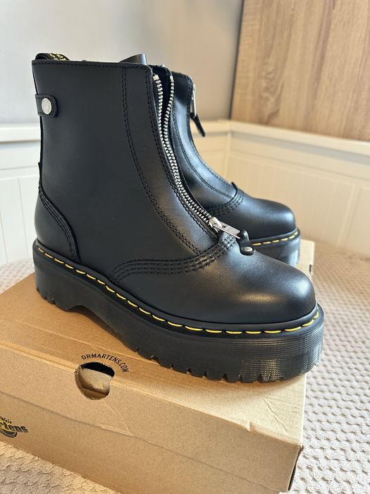 Dr. Martens Jetta 39