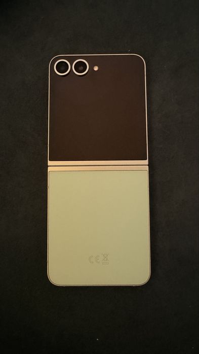 Samsung Galaxy Z Flip 6