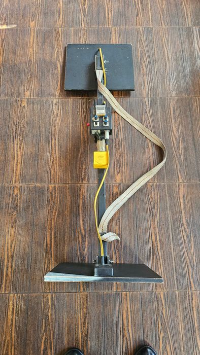 Металотърсач  дълбочинен 3 м дълбочина  с две пити!!!