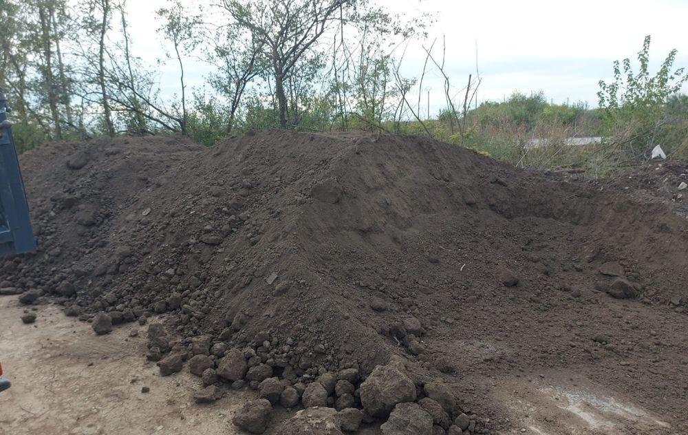 Pamant negru si frezat de asfalt
