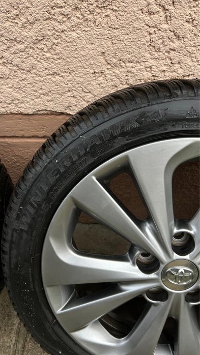 Vand 4 roti 17, Toyota Auris Hybrid cu anvelope de iarna