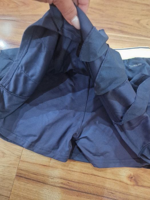 Fusta cu pantaloni Adidas