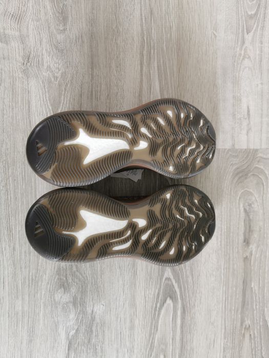 Yeezy 380 43 . 5 noi originali