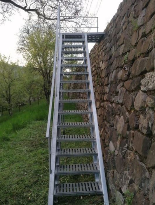 Scari metalice galvanizate