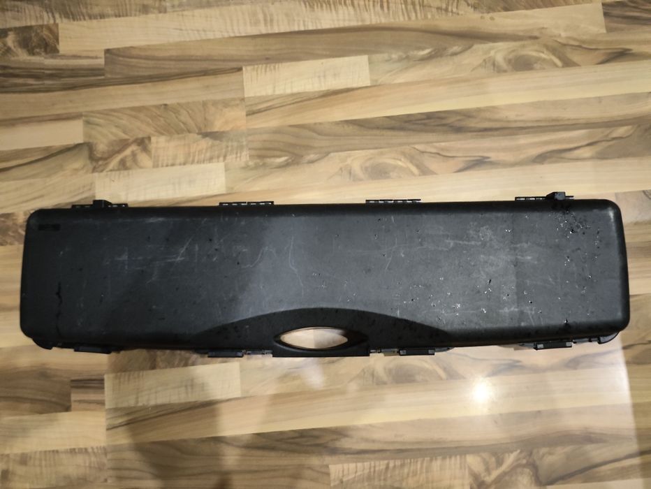 Продавам куфар за оръжие