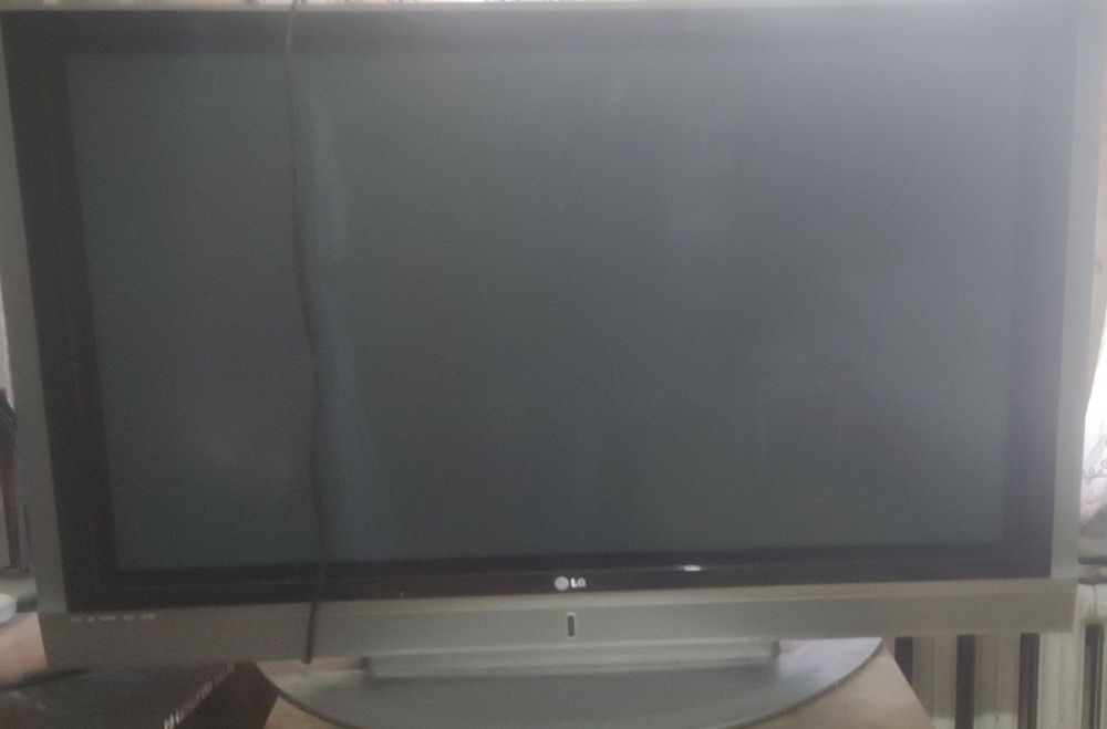 Телевизор LG 50PC1RR-ZL