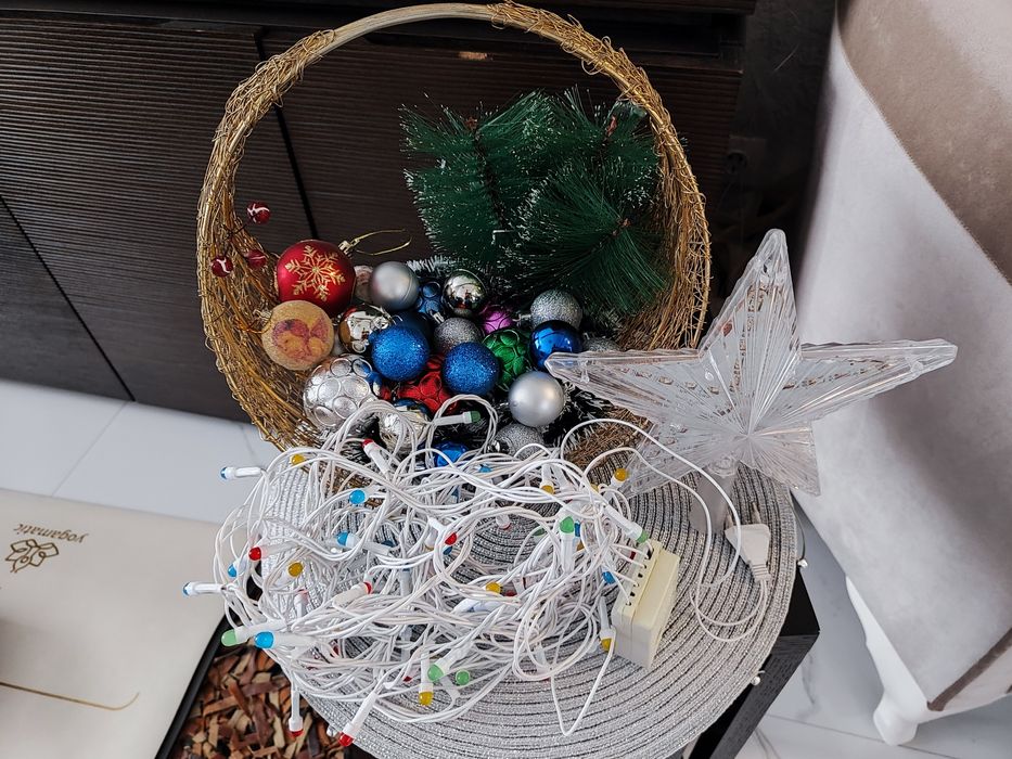 Продам новогоднюю ёлку искусственную