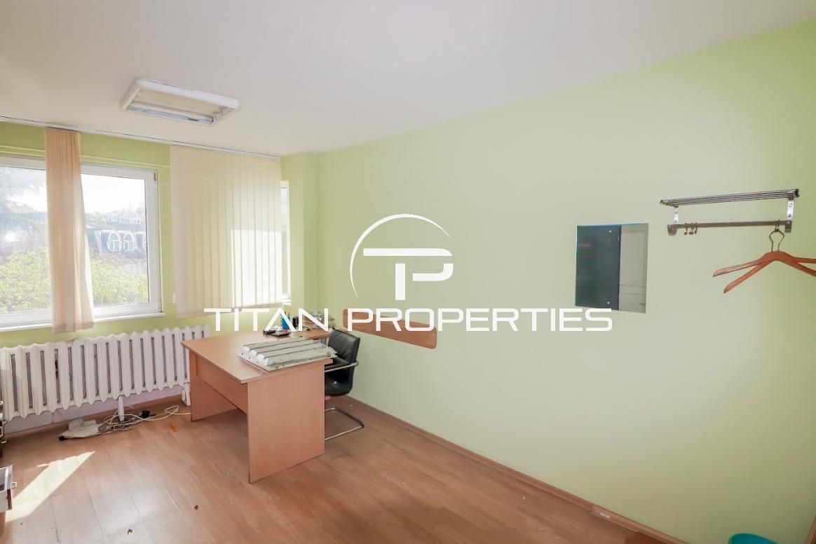 Дава се под наем Офис в Варна, ЖП Гара - 15 кв.м за 115 € - Снимка #10