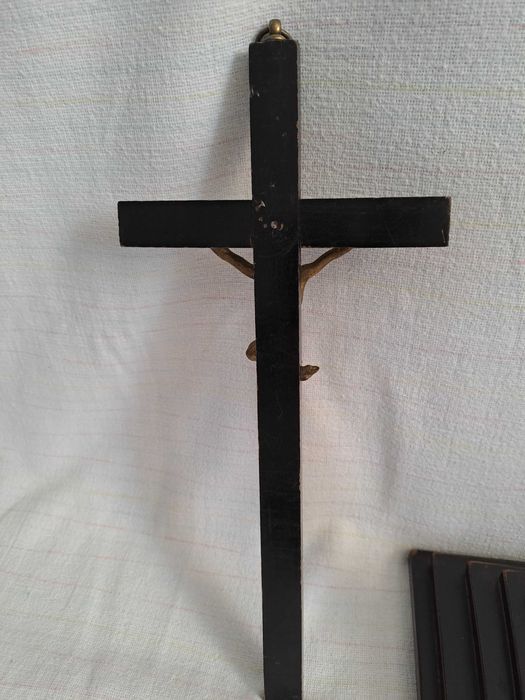 crucifix vechi lemn alama fonta 33 - 36 cm
