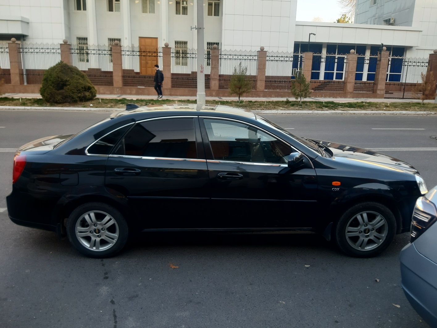 Авто Инстуктор обучает вождению
