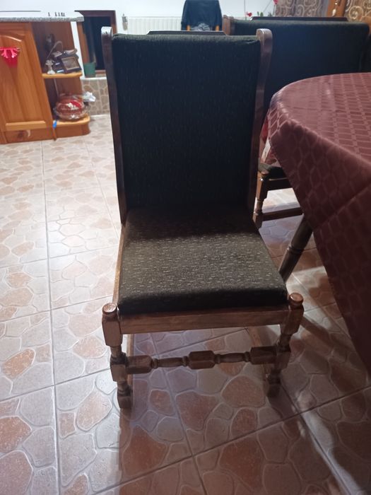 Кухненски мебели (маса столове канапета)