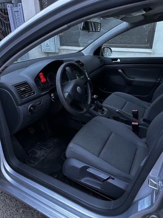 Volkswagen GOLF 5