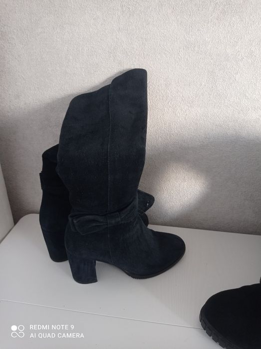 Зимние замшевые сапоги женские