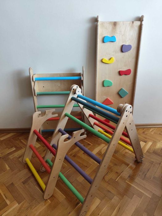 Модул на Пиклер, съвместим с Montessori шведска стена