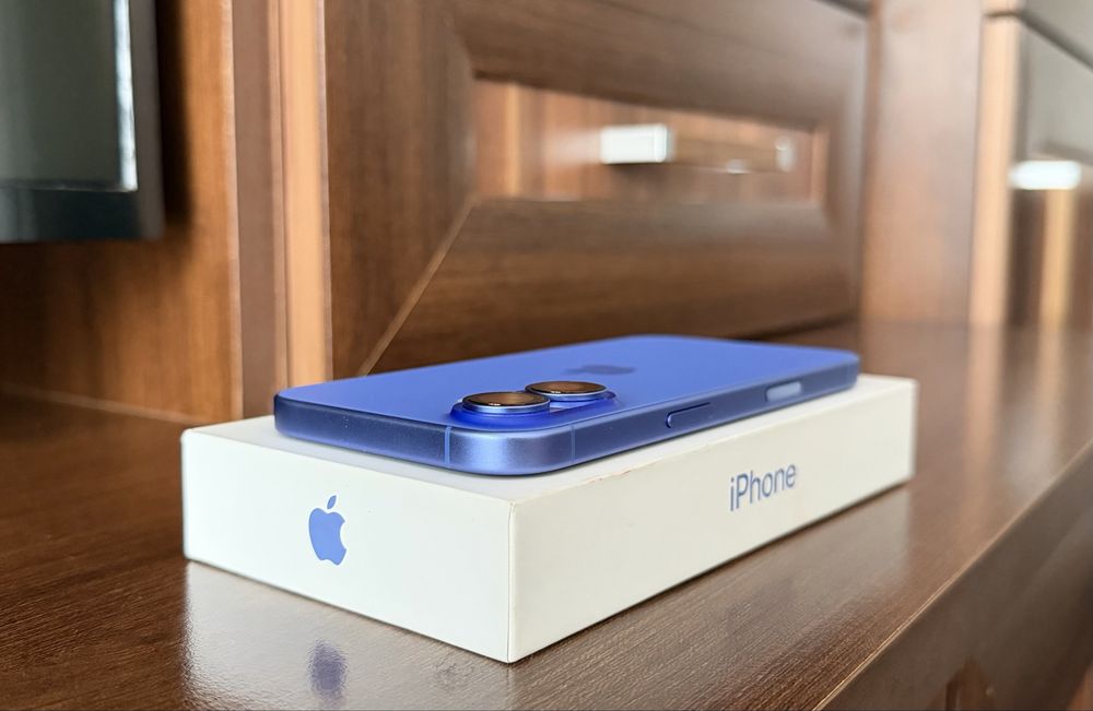 iPhone 16 512 gb cu 75 cicluri de incarcare