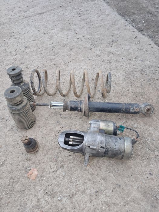 Продам разные запчастей.