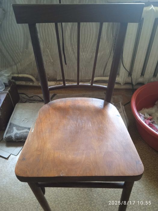 Стулья деревянные