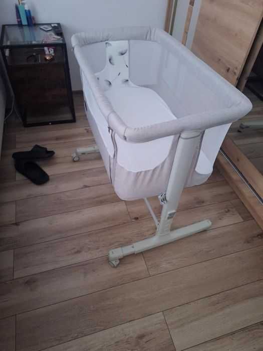 Vând pătuț pentru bebeluși