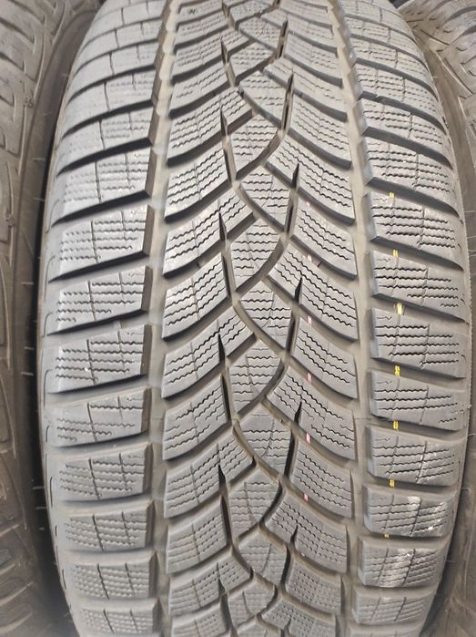 255/45/20 Goodiyer 4бр