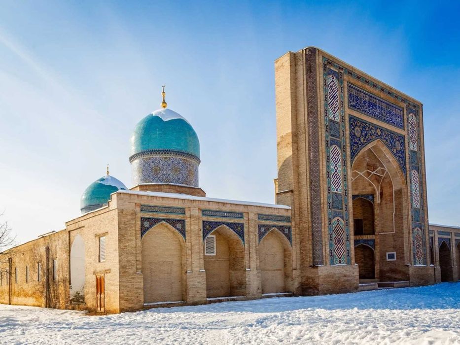 The Silk Road's Winter Heart: An Architectural Contemplation of Buxara