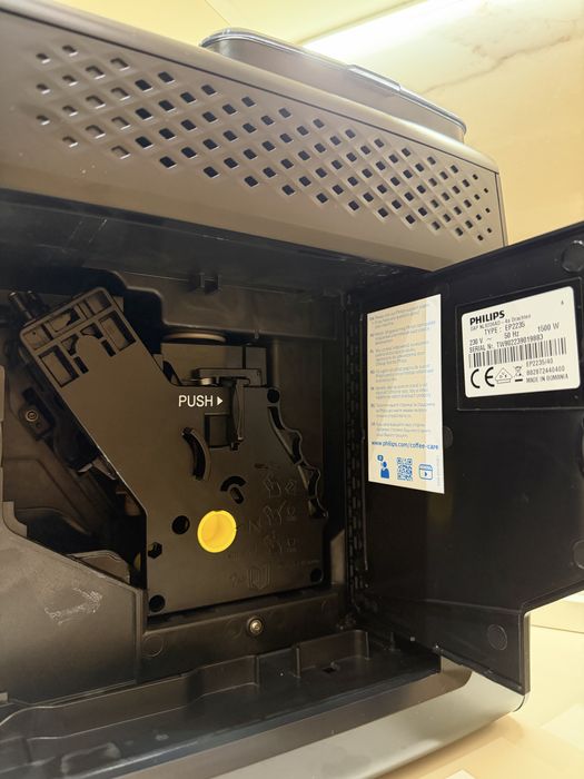 Кафеавтомат Philips LatteGo EP2235