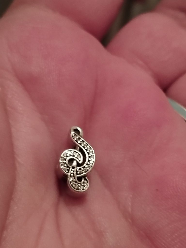 Charm din argint Pandora original cheia sol