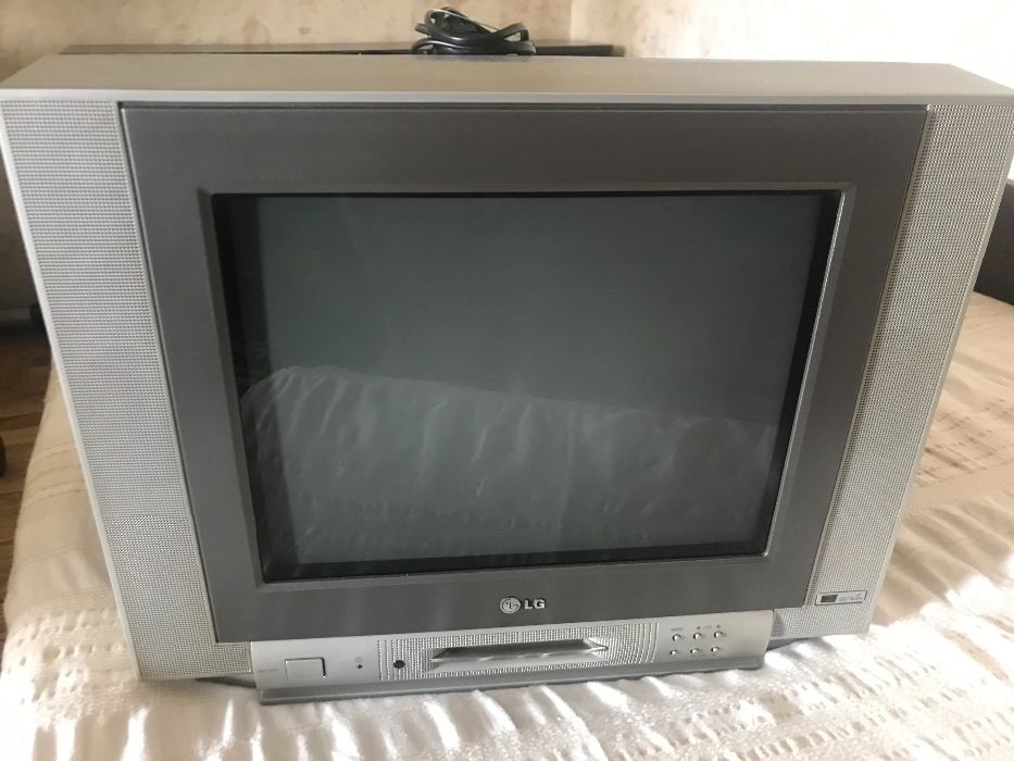 LG цветен телевизор 36 см