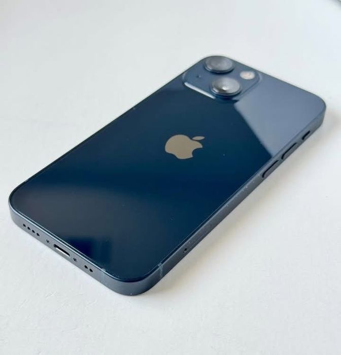 iPhone 13 mini cu 100% Bateria