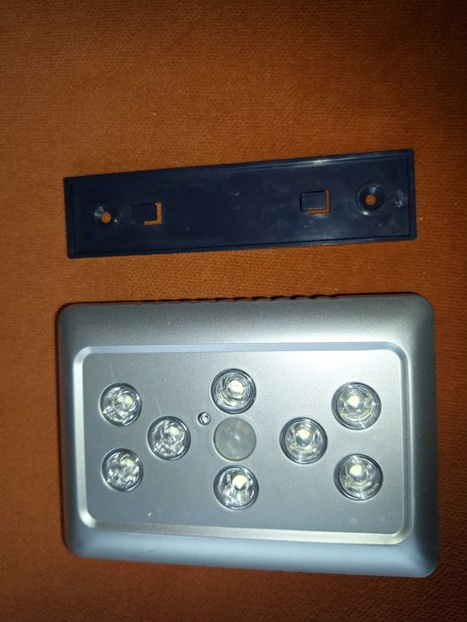 Lanterna - Lampa  -  Proiector - LED cu senzor PIR