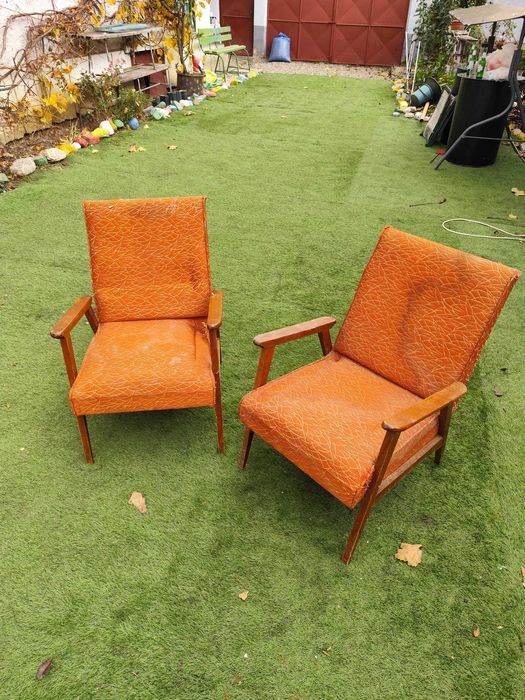 Set 2 scaune/fotolii vechi pentru recondiționat, perioada comunistă.