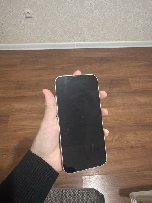Продам айфон 13