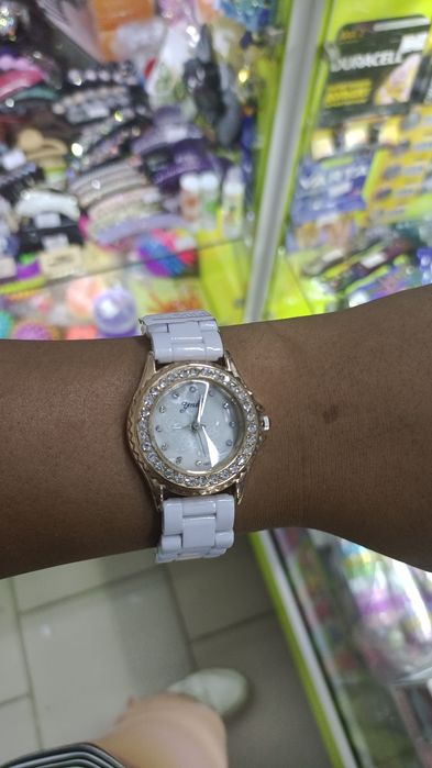 Женские наручные часы