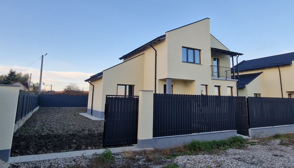Casa cu etaj si 3 dormitoare Hemeius