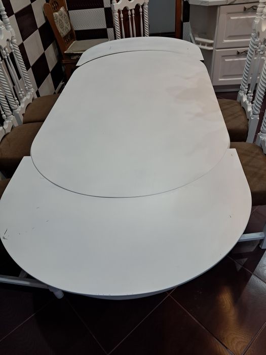 Masa cu 6 scaune din lemn masiv