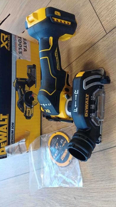 RESIGILAT - Polizor unghiular Dewalt DCS438N