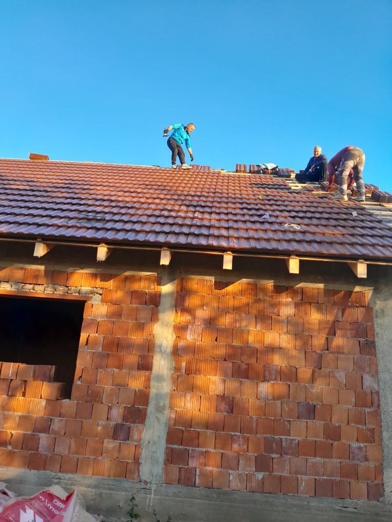 Executăm lucrări constructii