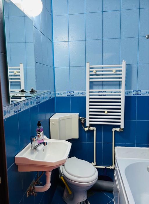 Inchiriez apartament