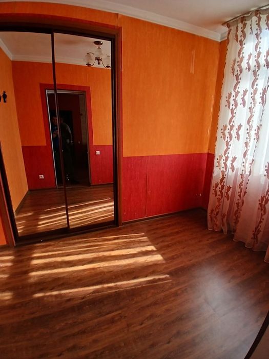 Продаю квартиру Яшнабадский р-он Авиасозлар-1. Франция 52м2. 2-ком 3-э