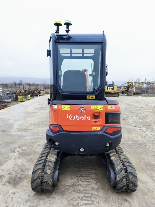 Miniexacavator kubota u27