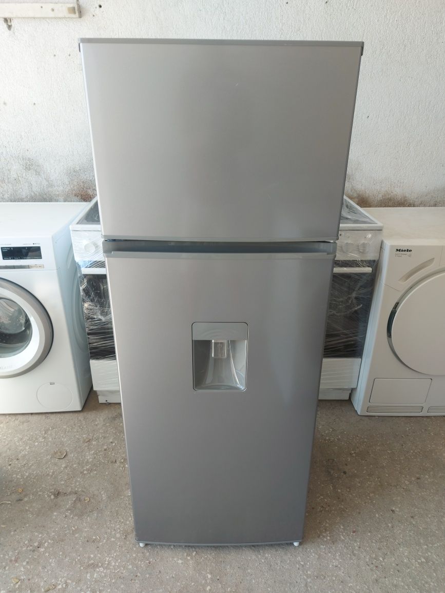 Хладилник с горна камера Gorenje
Цена:320лв
Клас: А
Диспенсър за студе