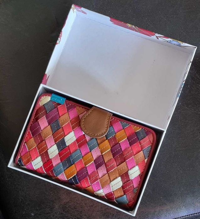 Portofel din piele naturala, foarte șic si actual , 16x10x4 cm, cadou