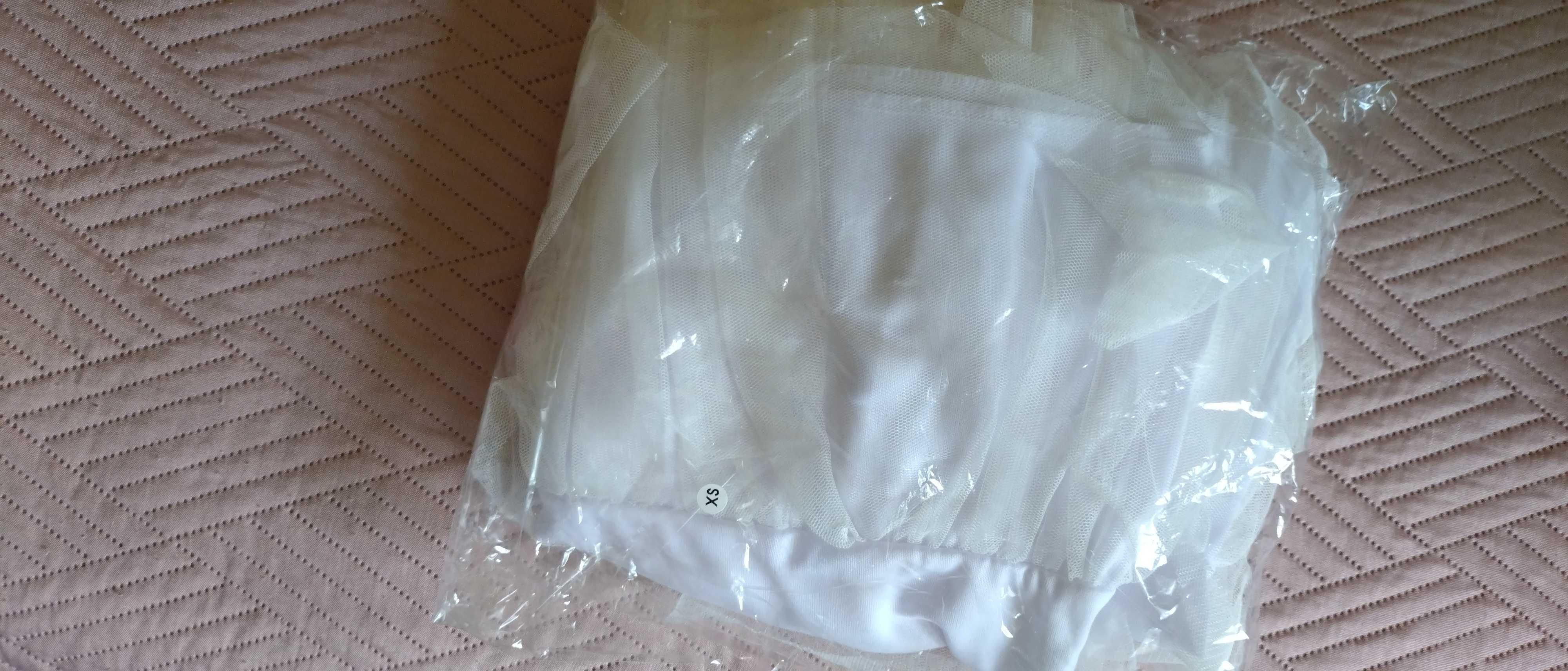 Продавам чисто нова рокля XS