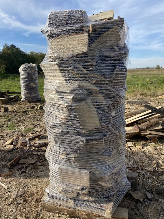 Paleti lemn de foc deseuri taiate si paletate