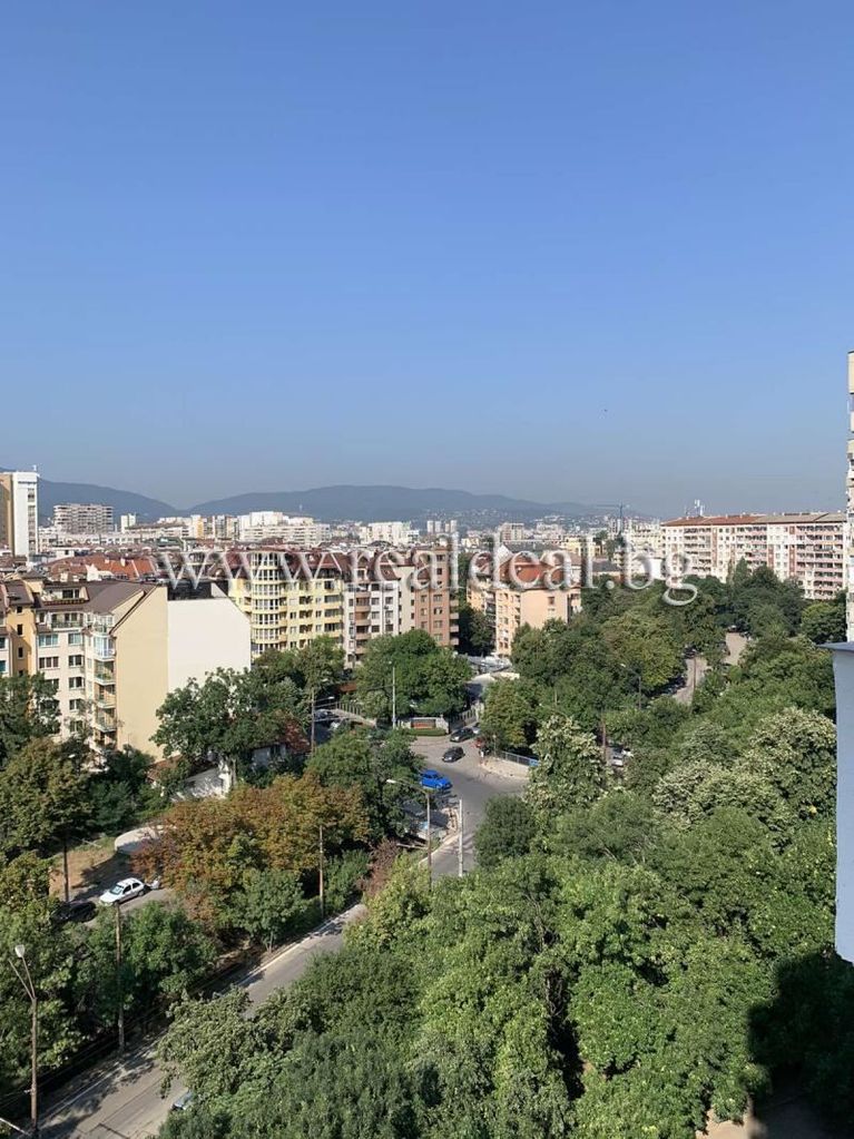Дава се под наем Тристаен апартамент в София, Хиподрума - 115 кв.м за 650 € - Снимка #7