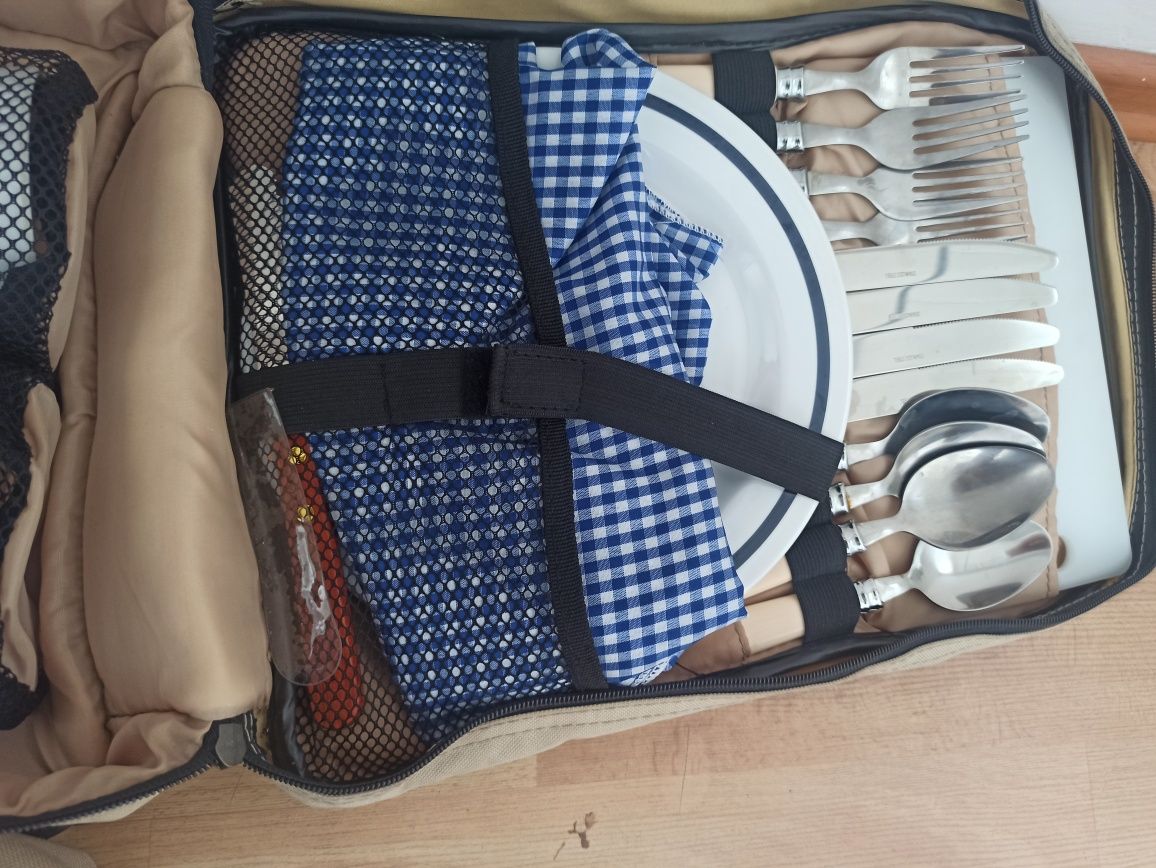 Походный рюкзак для пикника с посудой