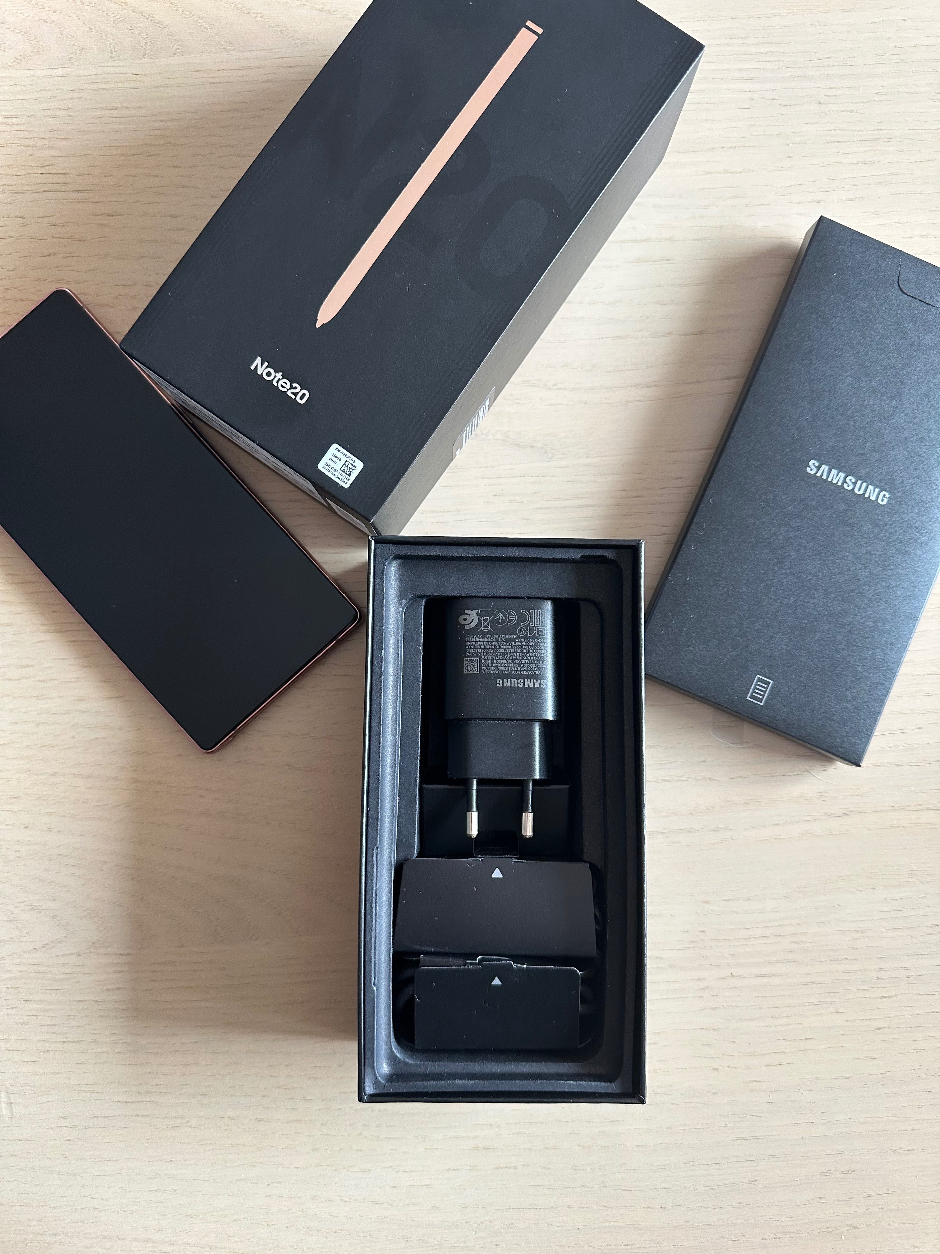 Samsung Galaxy Note 20 с оригинални слушалки AKG и в оригинална кутия