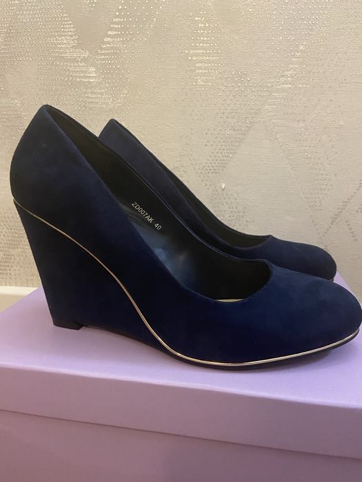 Продам женские туфли